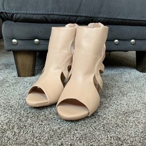 SOLD Brand New Shoe Dazzle Heels